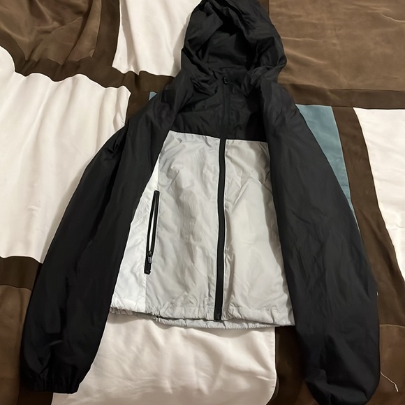 Windbreaker - Picture 2 of 3